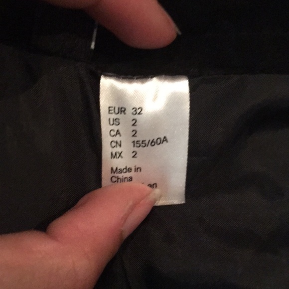 black skirt - Picture 2 of 2